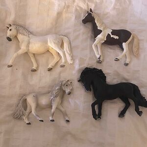 Schleich set of 4 horses